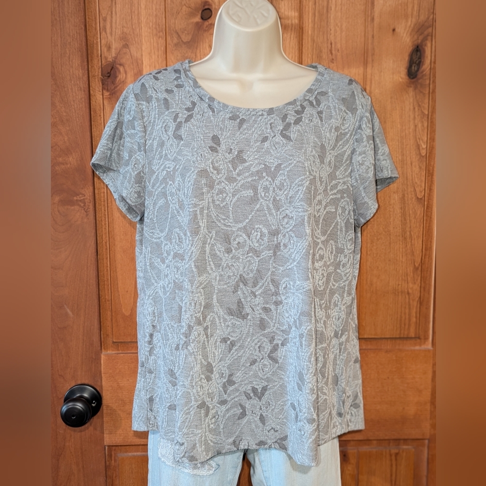 Simply Vera Vera Wang Light Gray Floral Top‎
